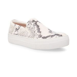 size 9, in perfect condition barley worn!